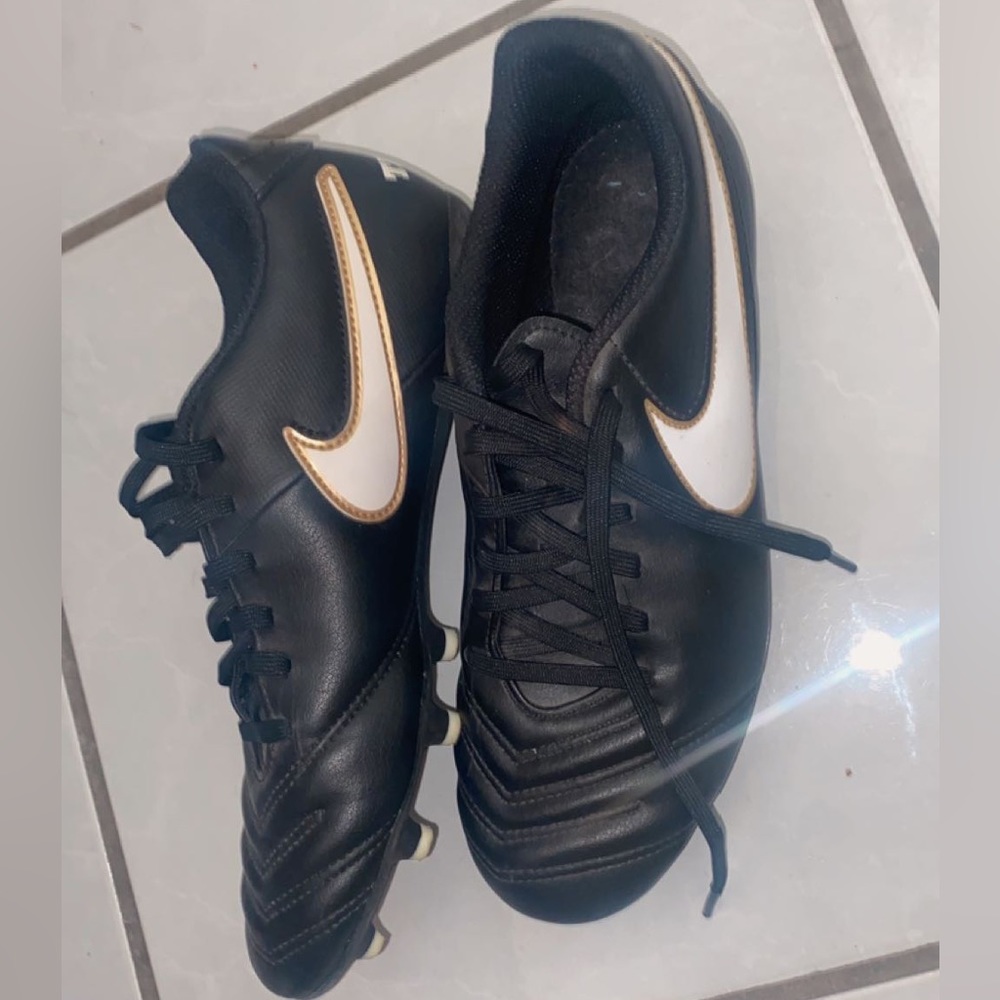 Outdoor Soccer Cleats size: 6